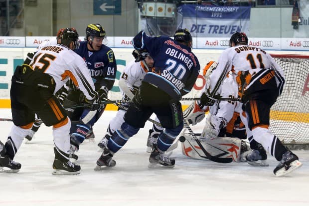 Grizzly Adams Wolfsburg vs. ERC Ingolstadt. Foto: Bösl - wwwkbumm.de