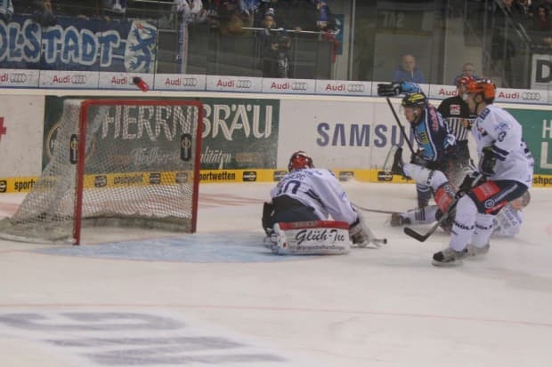 Patrick Hager erzielte zehn Minuten vor Schluss das entscheidende Tor zum 2:1. Foto: Jürgen Meyer - www.kbumm.de