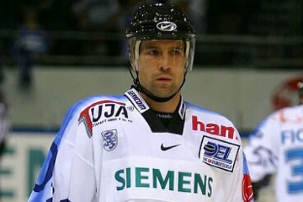 Play-Offs für Martin Jiranek beendet - ERC Stürmer bricht sich zwei Finger!