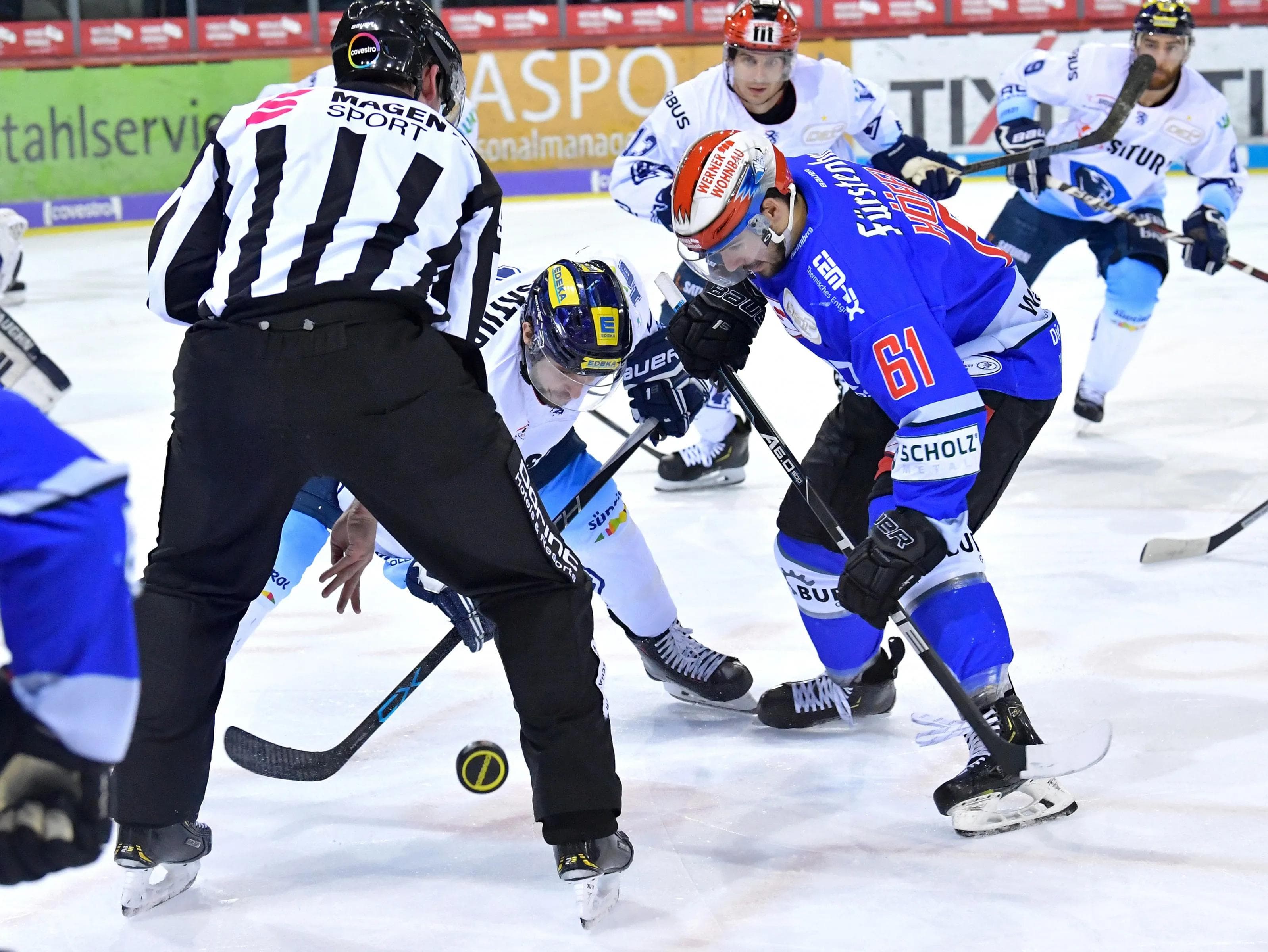 Nichts zu holen in Schwenningen. Foto: Jens Hagen / DEL-Photosharing
