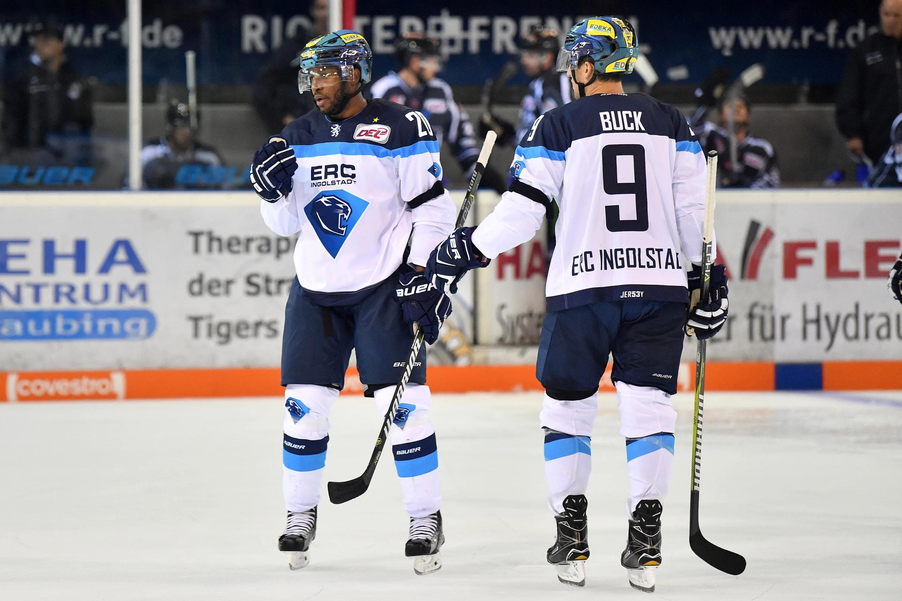 Greg Mauldin (hier mit Brandon Buck) hat am Wochenende schon für den ERC gespielt. Foto: st-foto.de / Johannes Traub