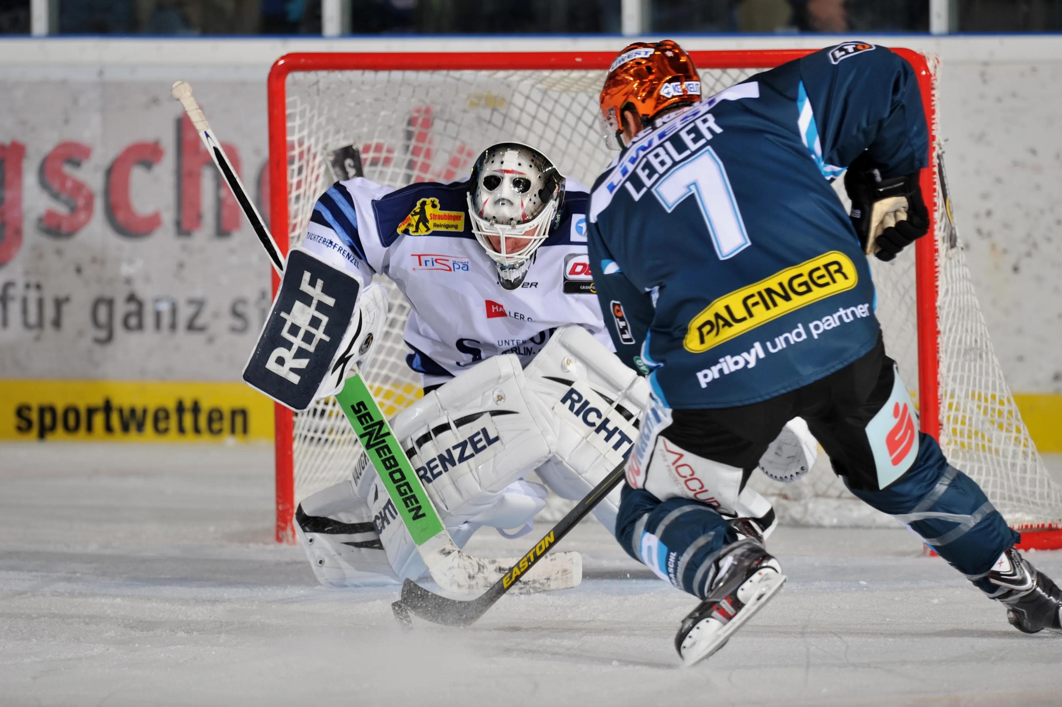 Brian Lebler in Aktion, hier in einem Testspiel mit Linz gegen die Straubing Tigers. Foto: City Press